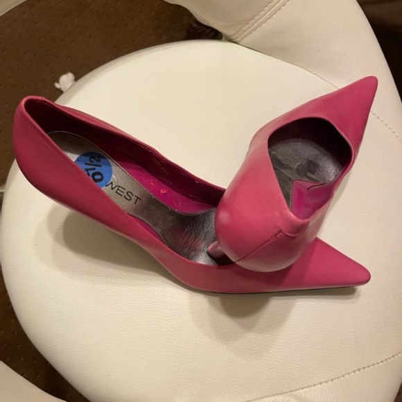 Size 61/2 9 West shoes - Picture 2 of 7